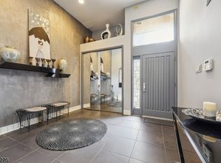 7 Stepping Rdg #7, Caldwell, NJ 07006