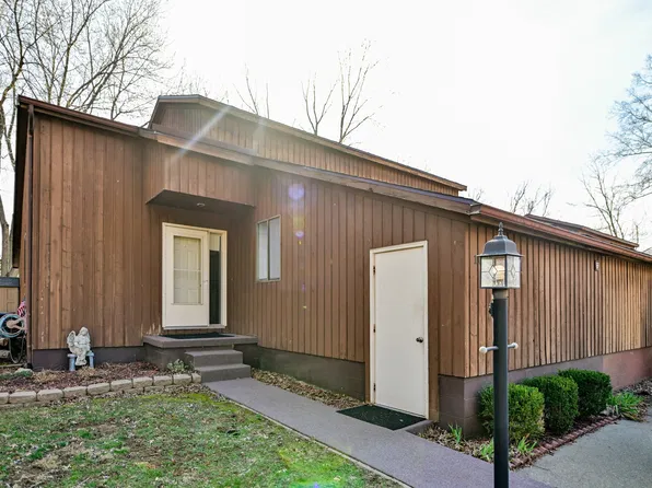 10 Meadow Ln, Athens, OH 45701