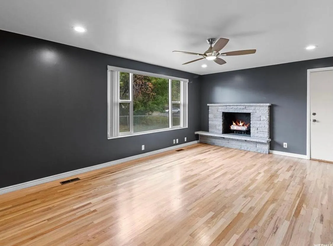 227 E Diamond St — Photo 4