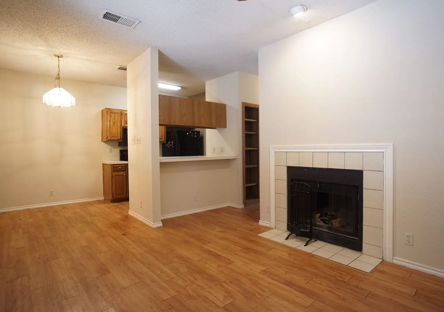 Prelease 8/15/2025 2 Bed 2 Bath — Photo 1