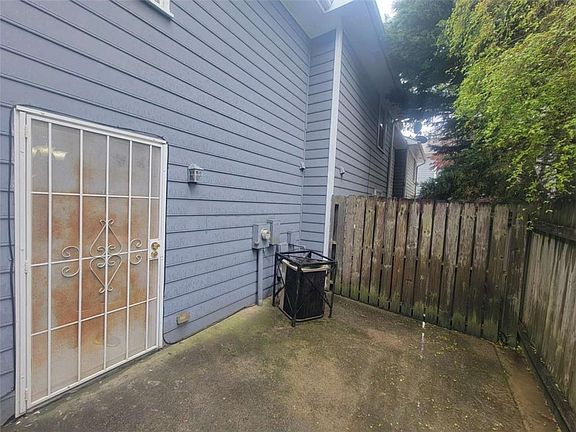 3rd image of 2674 Evans Mill Dr