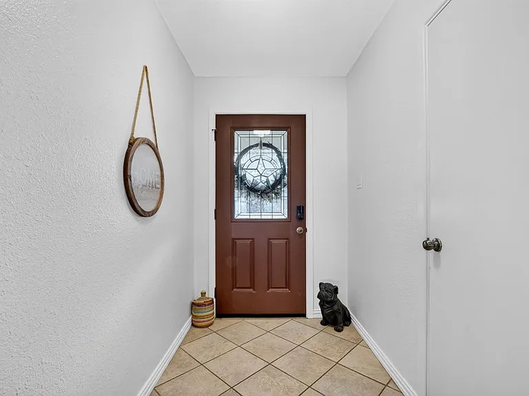 2409 Emerson Ct — Photo 5