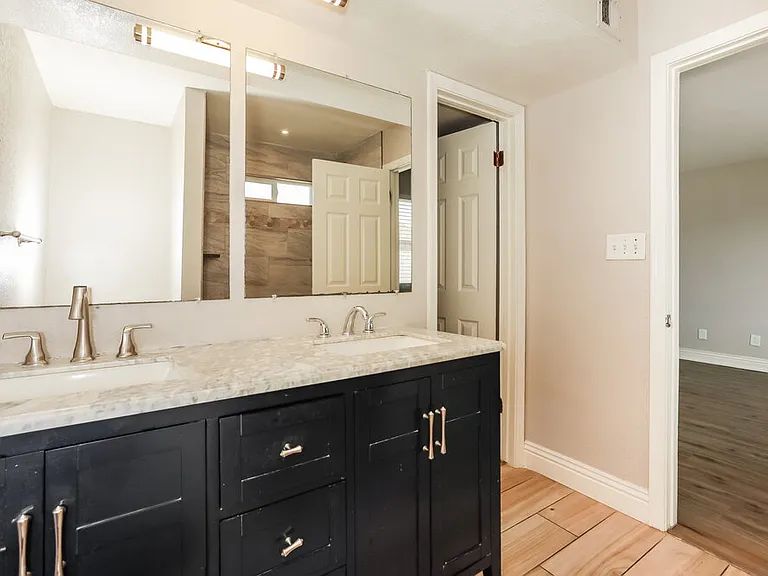 631 W Lindner Ave — Photo 10