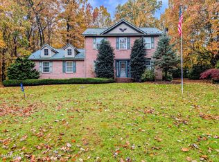 399 Ridgewood Dr, New Paris, PA 15554