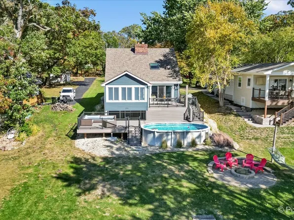 1293 Lake Holiday Dr, Sandwich, IL 60548