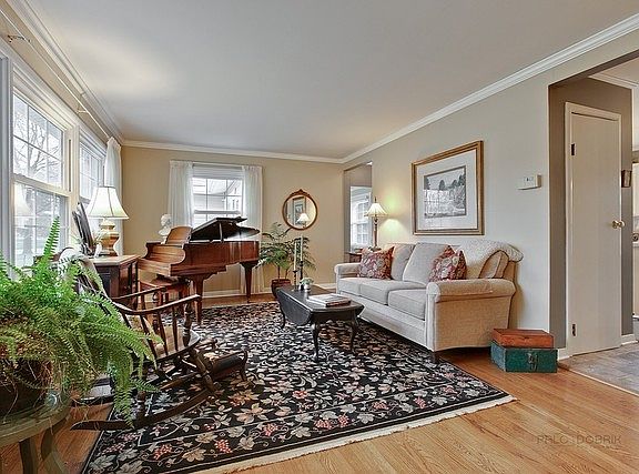 5th image of 250 W Cheryl Ln