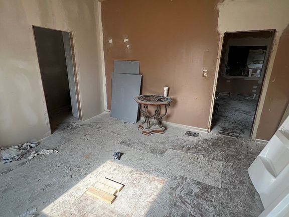 4th image of 1138 Harlan St