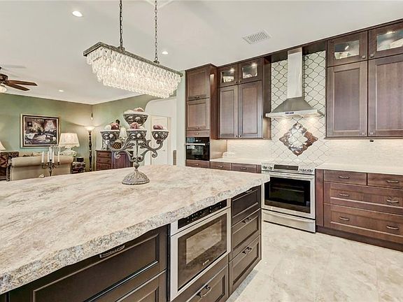 3rd image of 2413 Silver Spur Ln