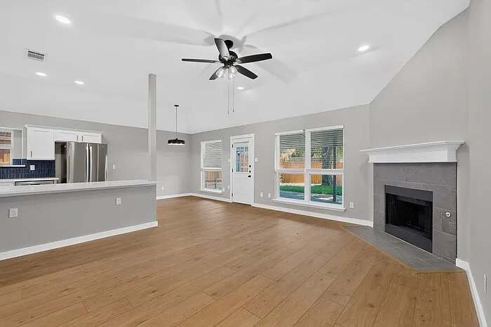 9881 Cambridge Dr — Photo 10