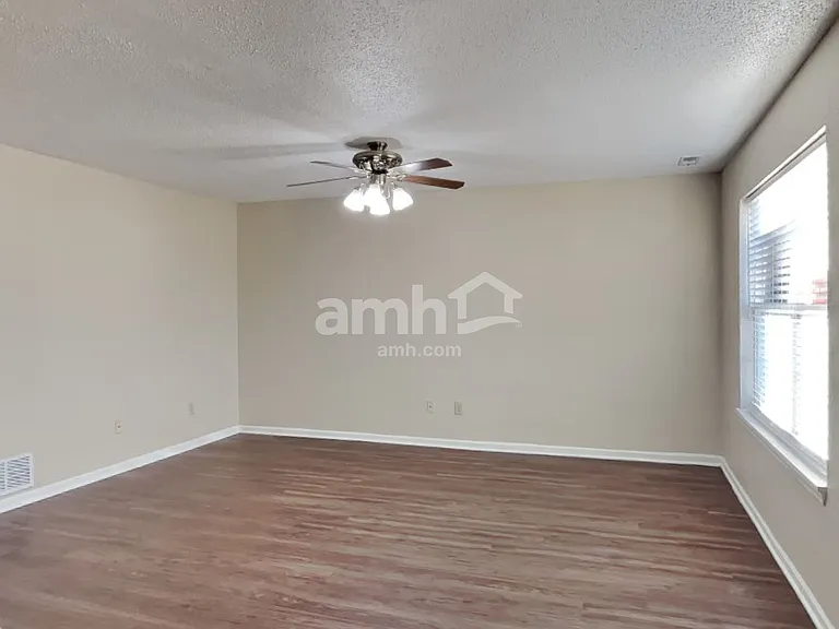 7411 Cordova Dr — Photo 5