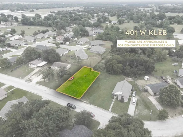 401 W Kleb St, Caldwell, TX 77836