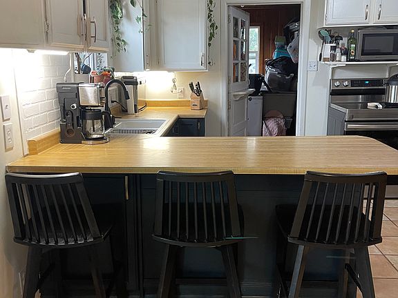 4th image of 159 E Downington Ave