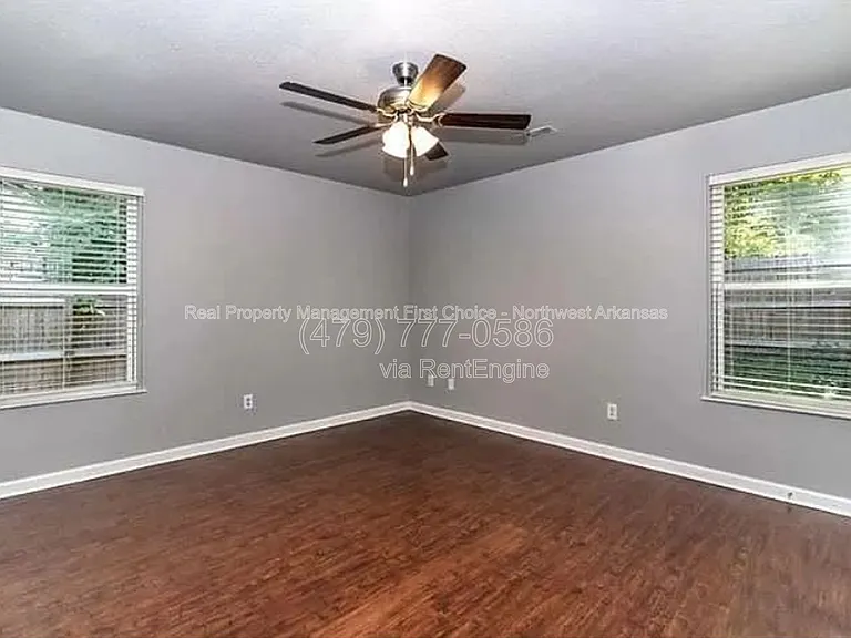 581 W Moan Pl — Photo 12