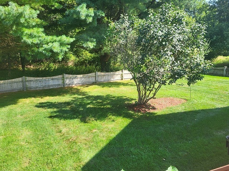 Rivers Edge Homeowners Community 140 Crystal Water Dr East