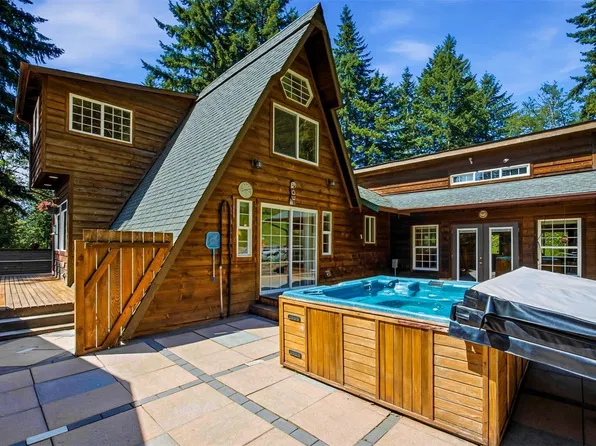 33217 Mount Tahoma Canyon Road E, Ashford, WA 98304