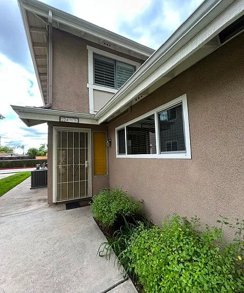 2408 Pepper St — Photo 2