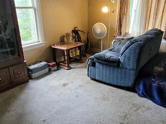 4th image of 129 N Lake St