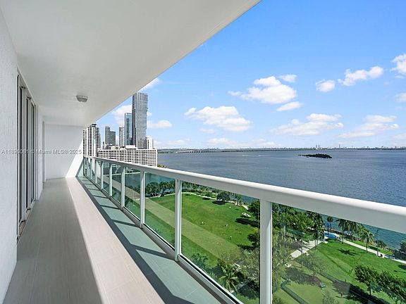 2nd image of 1800 N Bayshore Dr APT 1505