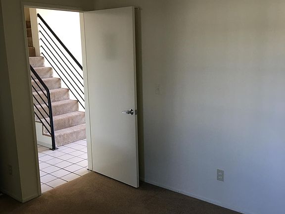 3rd image of 2271 Duane St #6