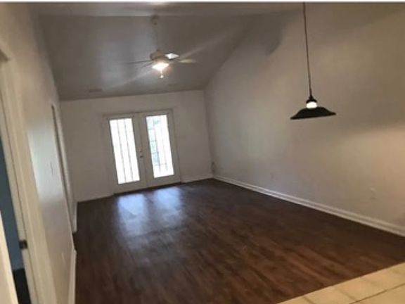 4th image of 650 Warren Ct #2