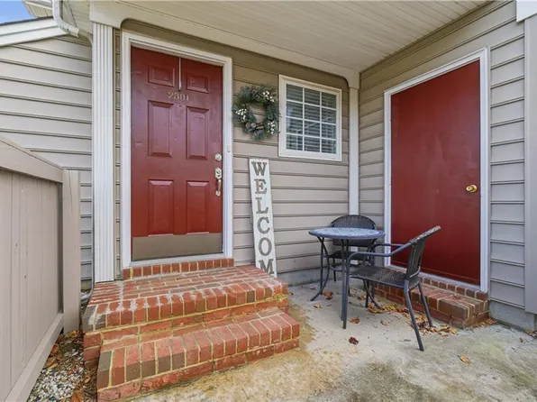 2301 Old Greenbrier Rd, Chesapeake, VA 23325