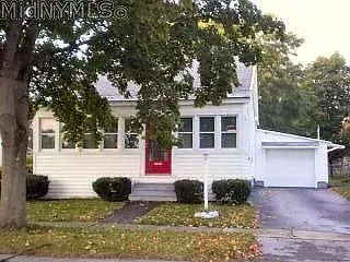 119 E Bacon St photo 1