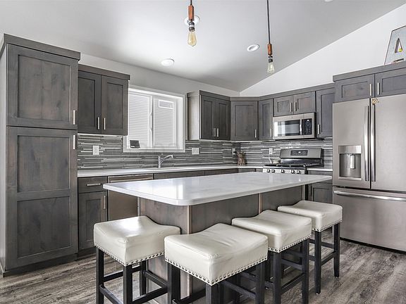 3rd image of 7832 Wild Rose Way