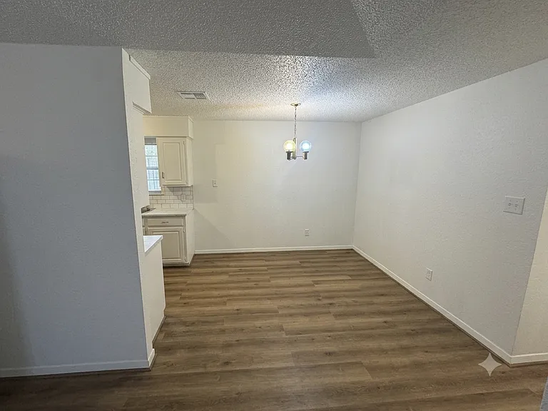 1140 Landsdale Ln #1140 — Photo 5