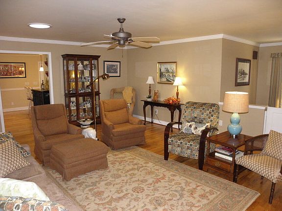 5th image of 415 Mountain Aire Ln