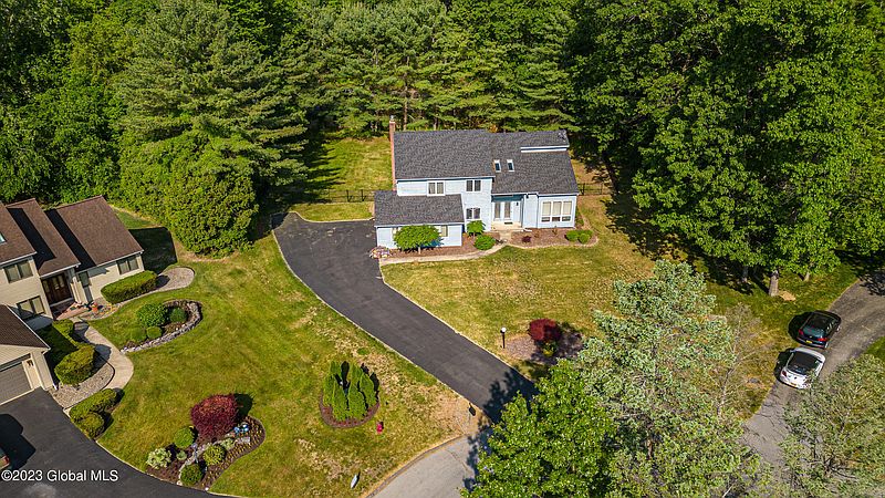 4th image of 32 Berkshire Drive #W