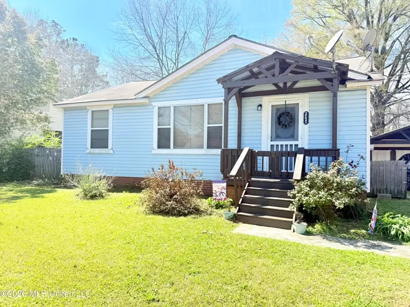 2221 Long St, Grenada, MS 38901