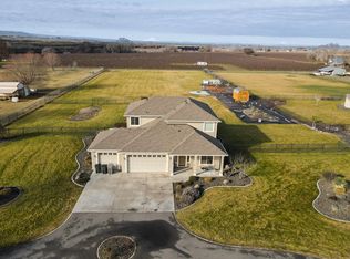 11812 Paige Ln, Prosser, WA 99350