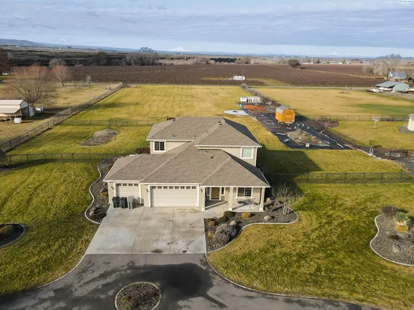11812 Paige Ln, Prosser, WA 99350