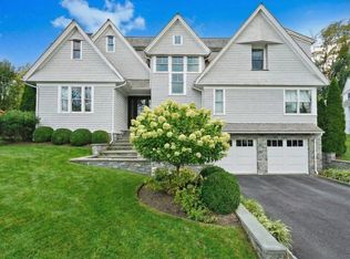 9 Pond Edge Road, Westport, CT 06880