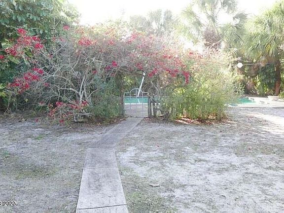 5th image of 119 Sunny Ln