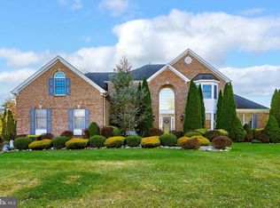 2 Hearthwood Ct, Manahawkin, NJ 08050
