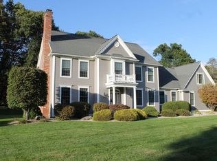 11 Kensington Dr, Wilbraham, MA 01095