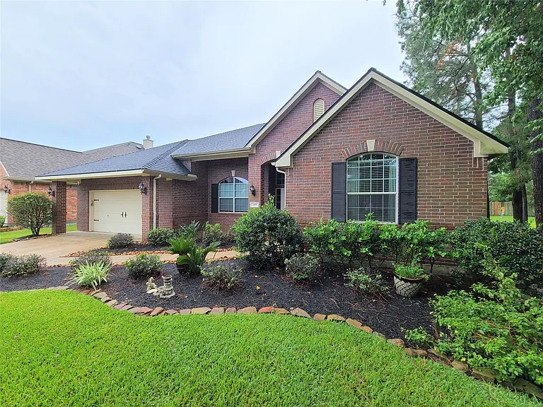 7015 Pinefern Ln — Photo 1
