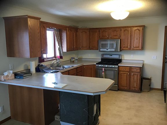 2nd image of 325 12th St S
