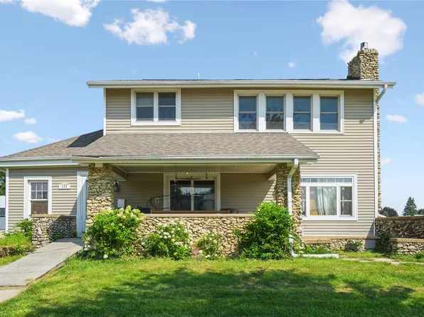 125 E 3rd St, Monticello, IA 52310