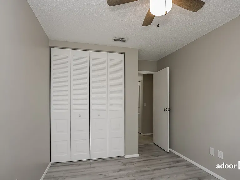 11329 Maybrook Ave — Photo 6