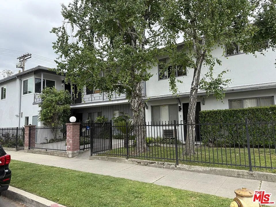 1 bed, 1.0 bath, 650 sqft, $2,095 — Photo 2