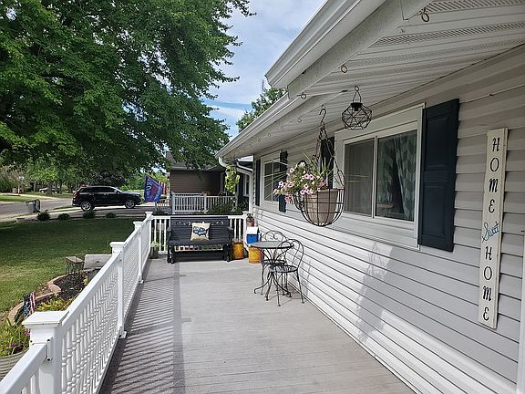 5th image of 301 N Cedar St