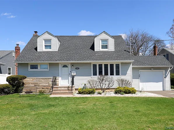 1481 N Meadow Road, Merrick, NY 11566