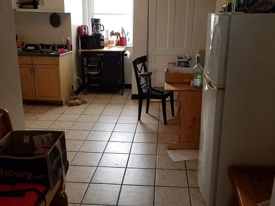 2nd image of 360 Meyran Ave #3