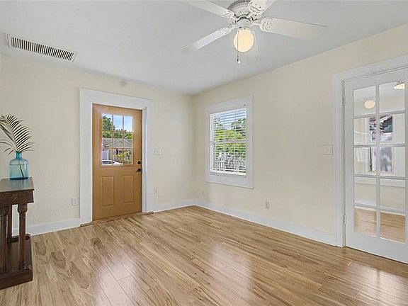 5th image of 3936 3rd Ave N