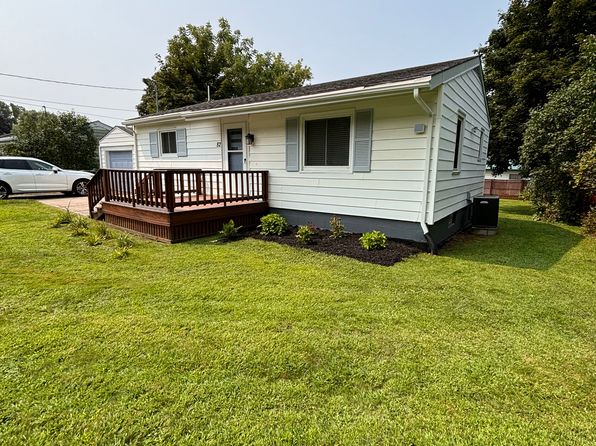 82 Waverly St, Potsdam, NY 13676