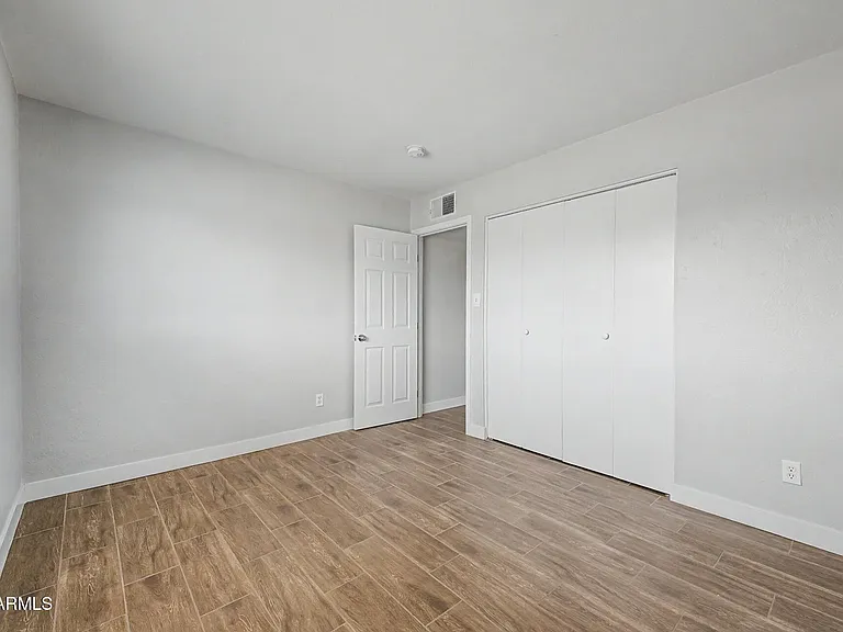 6536 W Turney Ave — Photo 29
