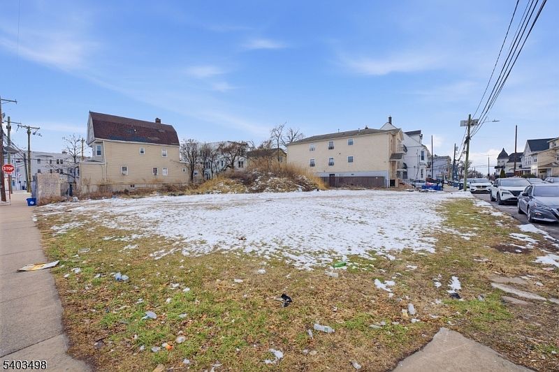 1st image of 516 Hawthorne Ave