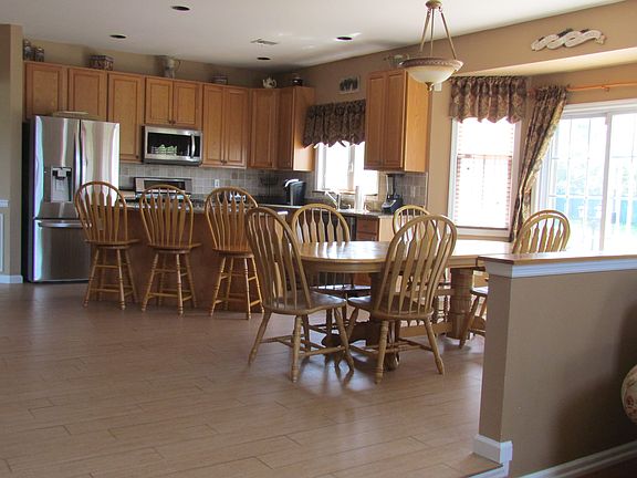 2nd image of 6 Indianwood Ct